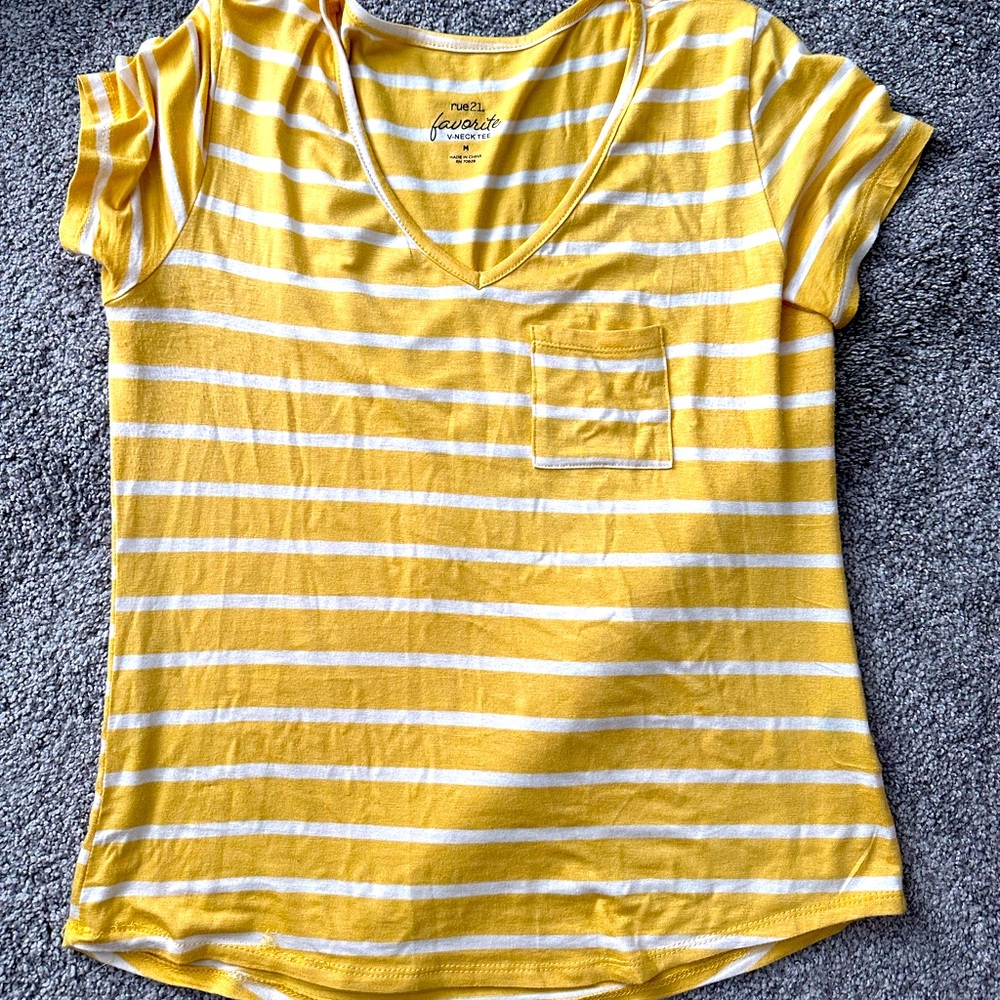 Rue 21 T shirt